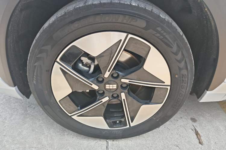 Used Geely Galaxy E5 2024 530 km Exploration+ Version Left Front Wheel Hub