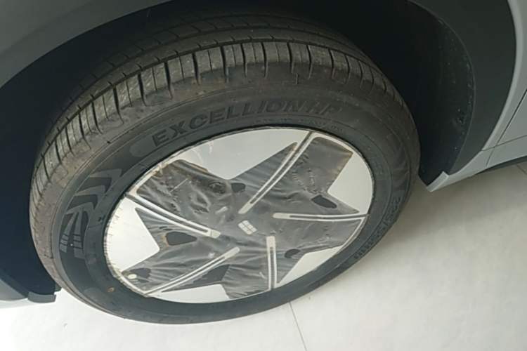 Used Geely Galaxy E5 2024 440km Exploration Version Left Front Wheel Hub
