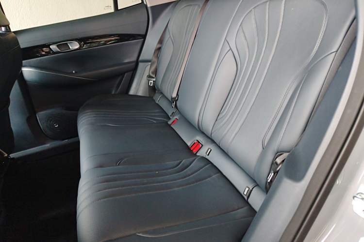 Used Geely Galaxy E5 2024 530km Long-Range Version Left Rear Seat