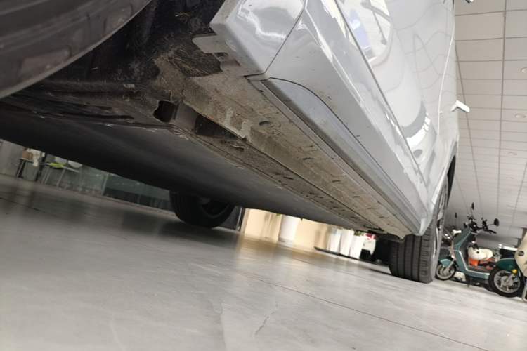 Used Geely Galaxy E5 2024 530 km Exploration+ Version Left Side Sill
