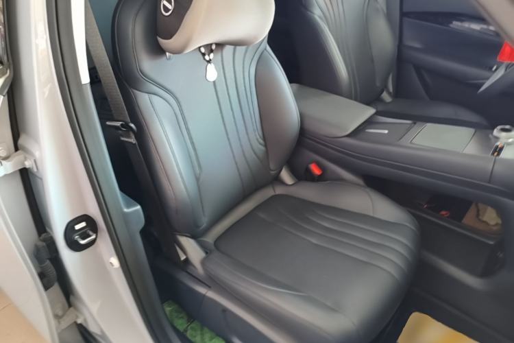 Used Geely Galaxy E5 2024 530km Long-Range Version Right Front Seat