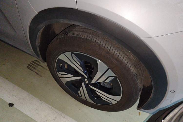 Used Geely Galaxy E5 2024 530km Starship Edition Right Front Wheel Hub