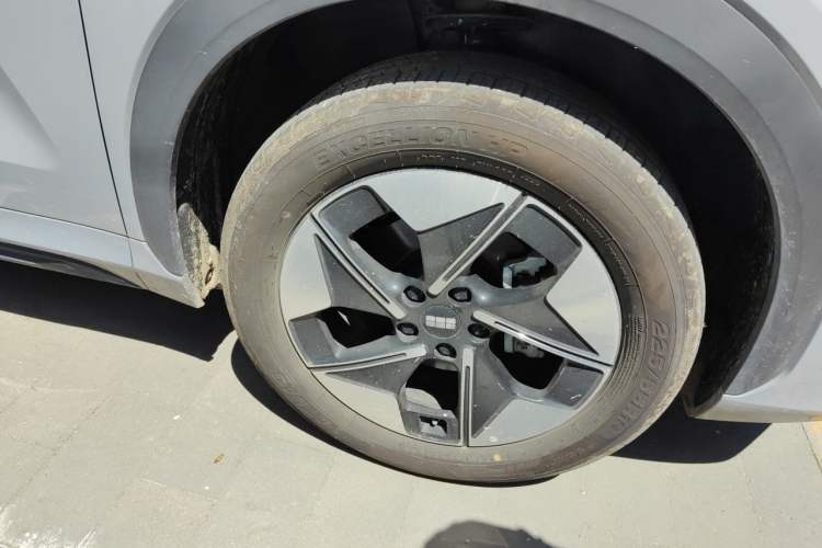 Used Geely Galaxy E5 2024 440km Launch Edition Right Front Wheel Hub