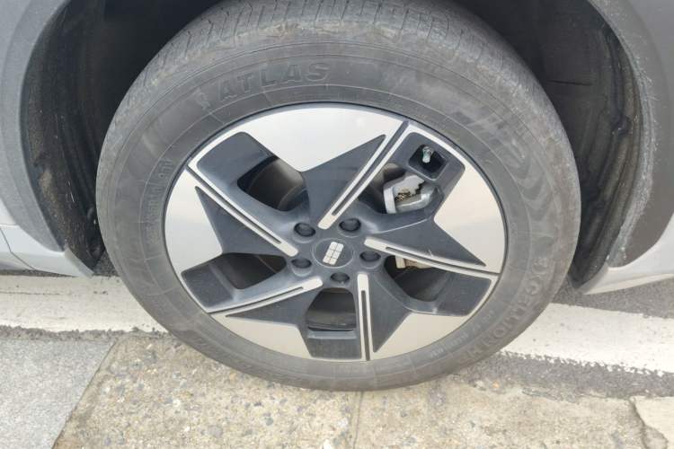 Used Geely Galaxy E5 2024 530 km Exploration+ Version Right Front Wheel Hub