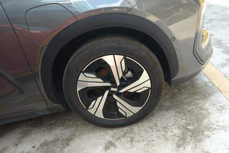 Used Geely Galaxy E5 2024 530km Starship Edition Right Front Wheel Hub