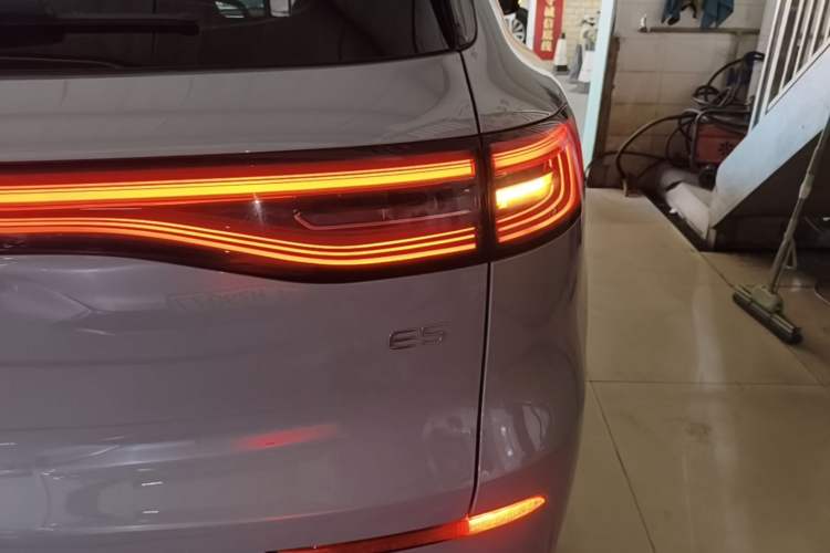 Used Geely Galaxy E5 2024 530km Long-Range Version Right Rear Taillight
