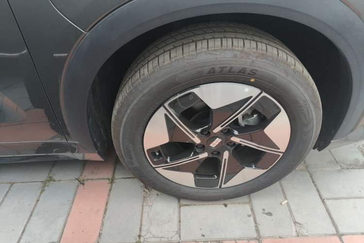Used Geely Galaxy E5 2024 530 km Exploration+ Version Right Rear Wheel Hub