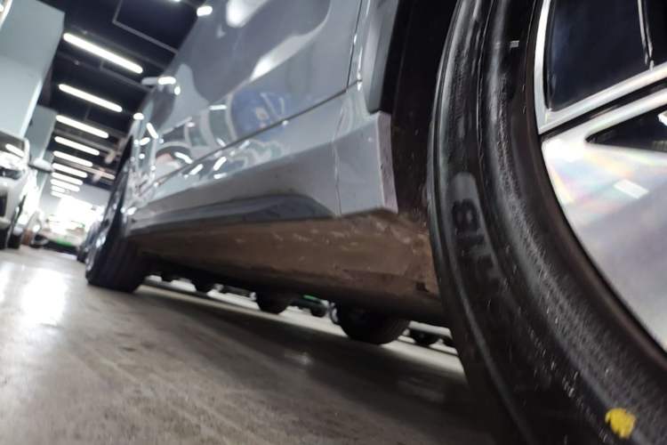 Used Geely Galaxy E5 2024 530 km Exploration+ Version Right Side Sill