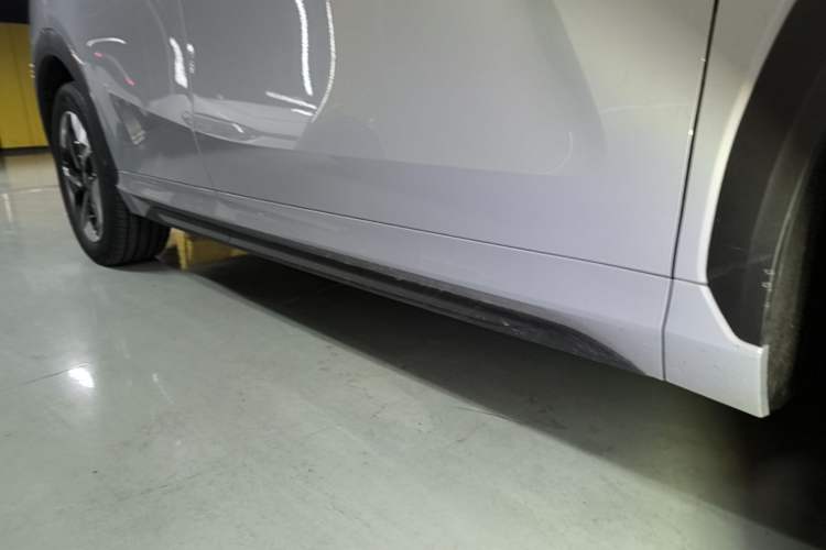 Used Geely Galaxy E5 2024 530 km Exploration+ Version Right Side Sill