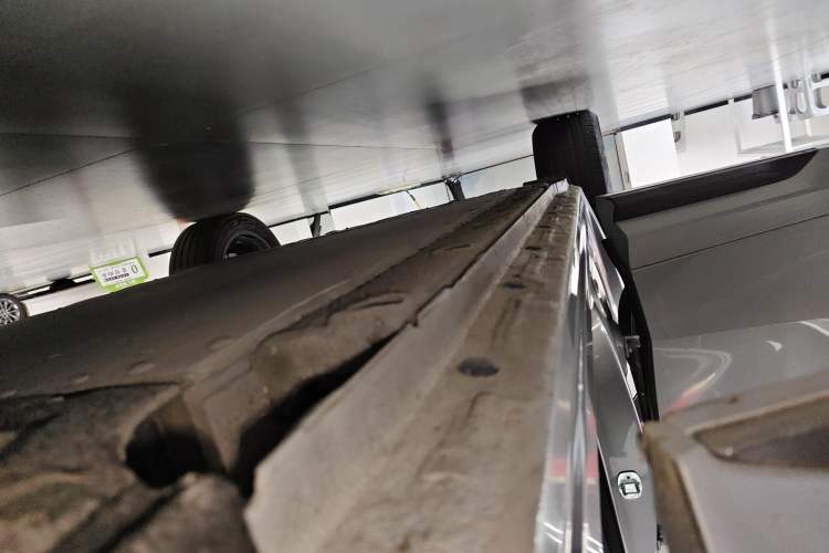Used Geely Galaxy E5 2024 530 km Exploration+ Version Right Side Sill