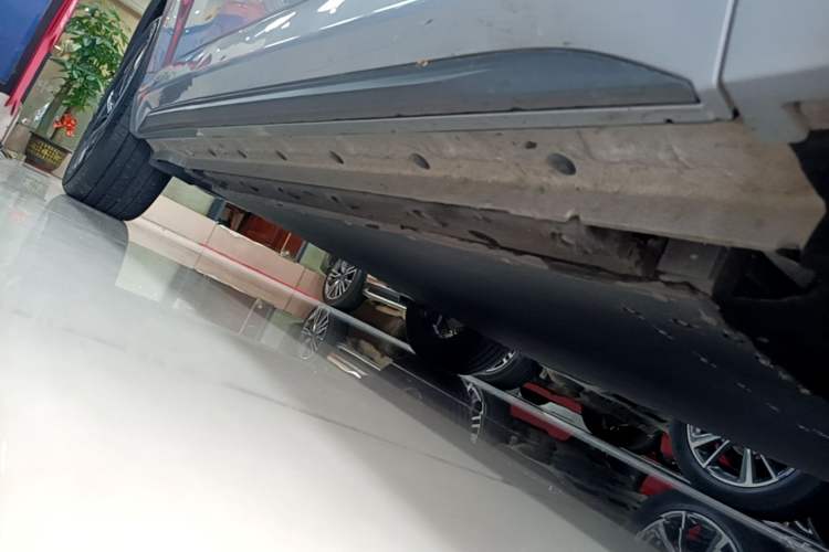 Used Geely Galaxy E5 2024 440km Launch Edition Right Side Sill