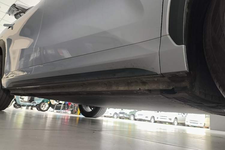 Used Geely Galaxy E5 2024 530 km Exploration+ Version Right Side Sill