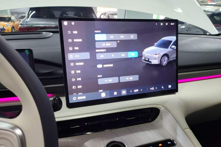 Used Geely Galaxy E5 2024 530 km Exploration+ Version Audio And AC Panel