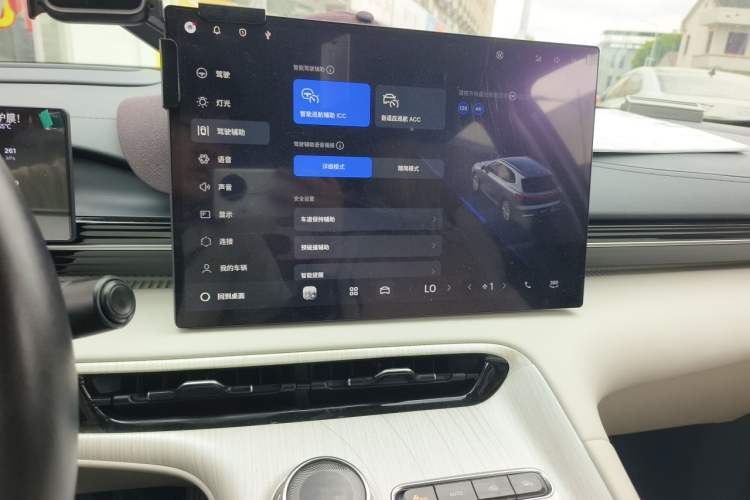 Used Geely Galaxy E5 2024 530 km Exploration+ Version Audio And AC Panel
