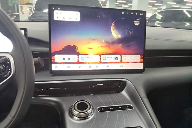 Used Geely Galaxy E5 2024 530km Long-Range Version Audio And AC Panel
