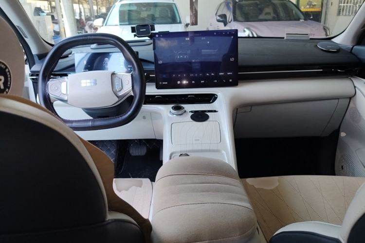 Used Geely Galaxy E5 2024 530 km Exploration+ Version Center Console