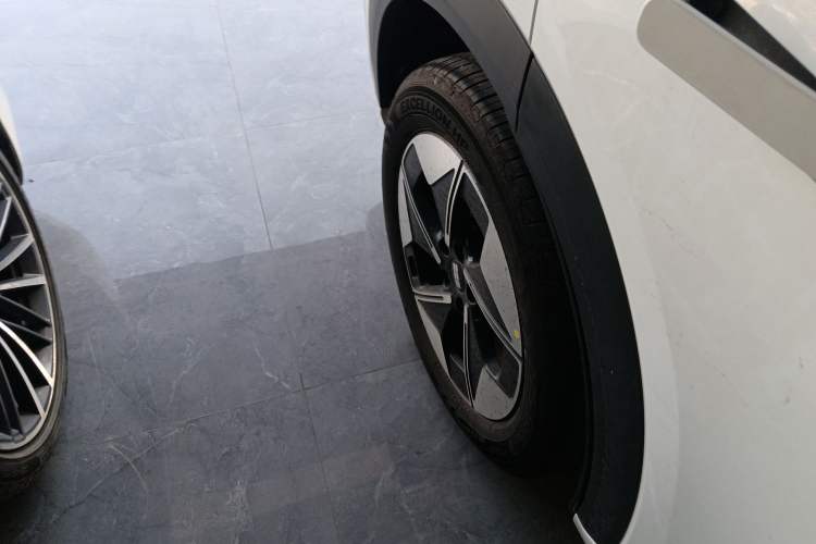 Used Geely Galaxy E5 2024 440km Exploration Version Exterior 8