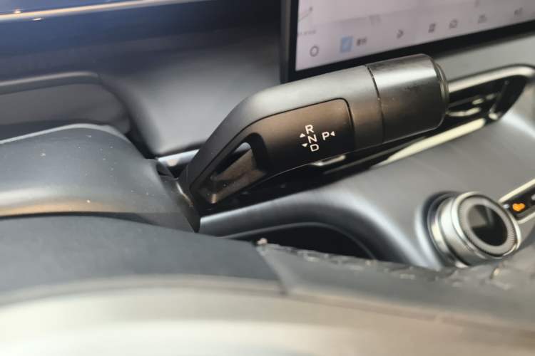 Used Geely Galaxy E5 2024 530km Long-Range Version Gear Lever
