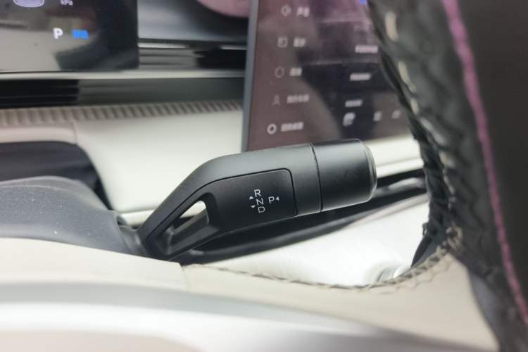 Used Geely Galaxy E5 2024 530 km Exploration+ Version Gear Lever
