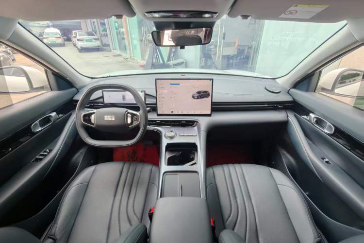 Used Geely Galaxy E5 2024 530km Long-Range Version Interior 1