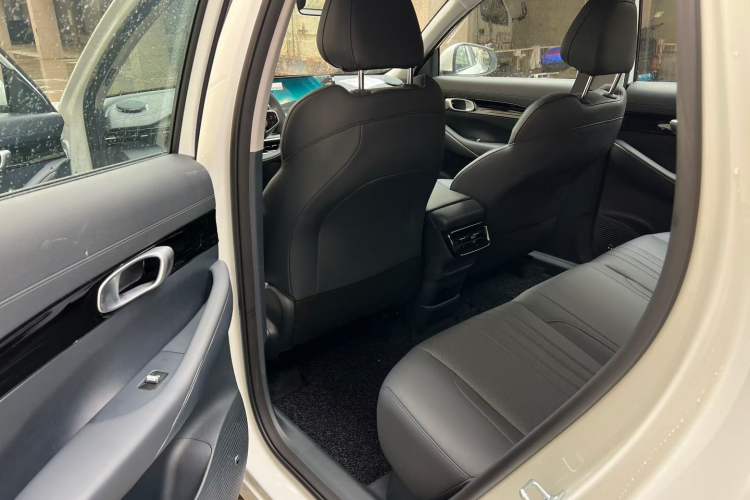 Used Geely Galaxy E5 2024 Model 530km Business Edition Interior 3