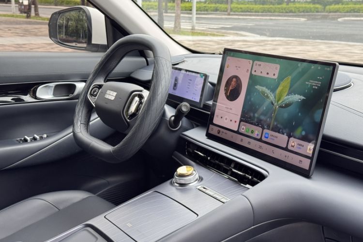 Used Geely Galaxy E5 2024 530km Long-Range Version Interior 3