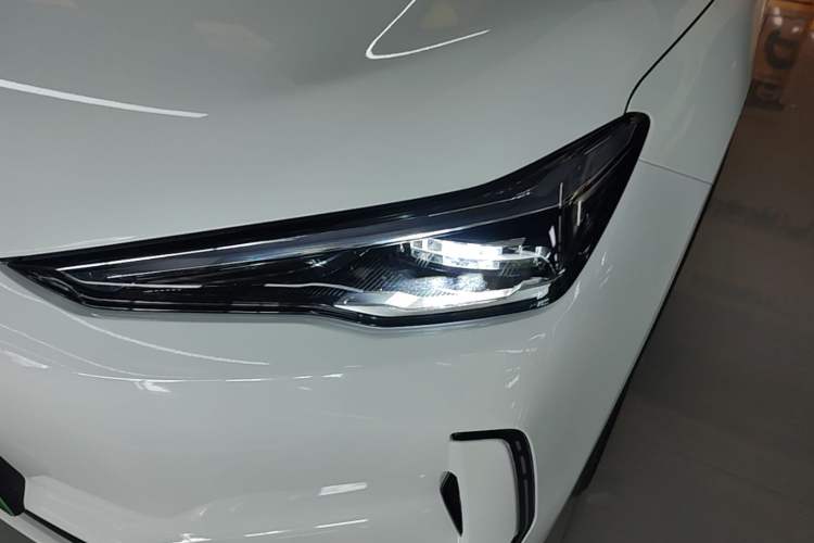 Used Geely Galaxy E5 2024 530km Long-Range Version Left Front Headlight