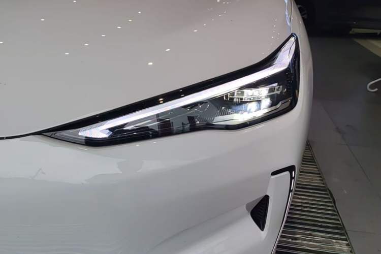 Used Geely Galaxy E5 2024 530 km Exploration+ Version Left Front Headlight