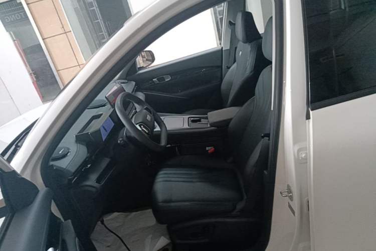 Used Geely Galaxy E5 2024 440km Exploration Version Left Front Seat