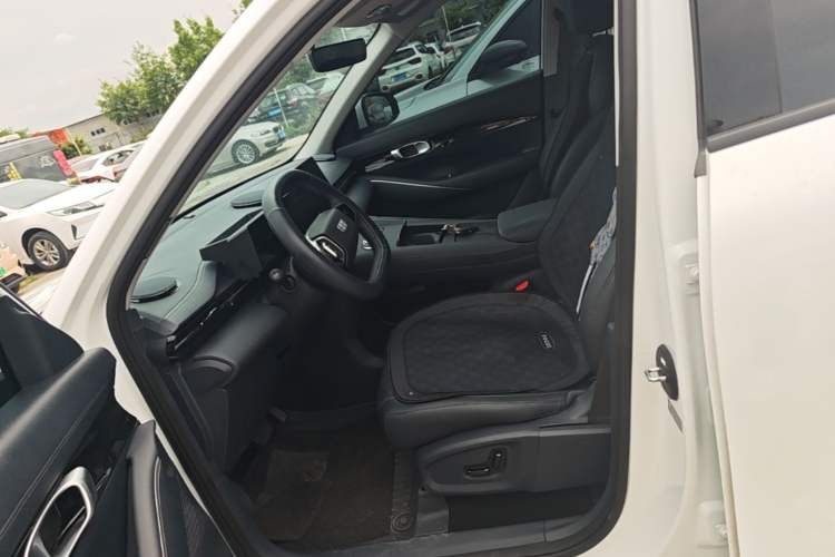 Used Geely Galaxy E5 2024 Model 530km Business Edition Left Front Seat