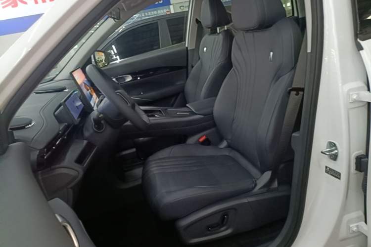 Used Geely Galaxy E5 2024 440km Launch Edition Left Front Seat