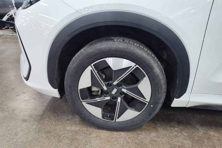 Used Geely Galaxy E5 2024 530 km Exploration+ Version Left Front Wheel Hub