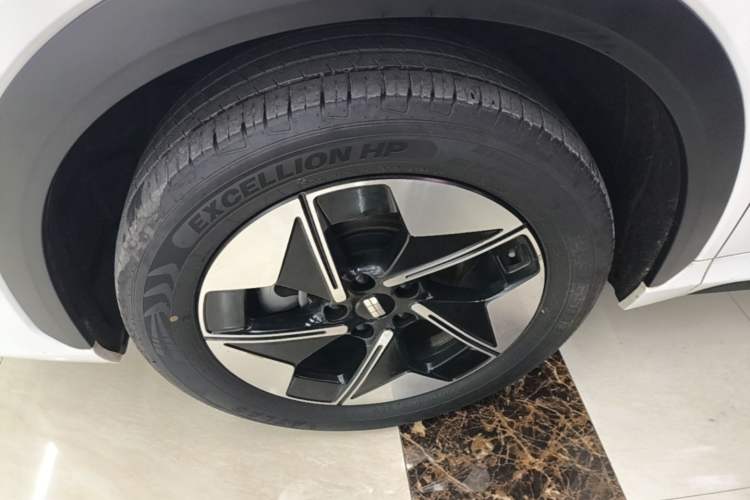 Used Geely Galaxy E5 2024 530 km Exploration+ Version Left Front Wheel Hub