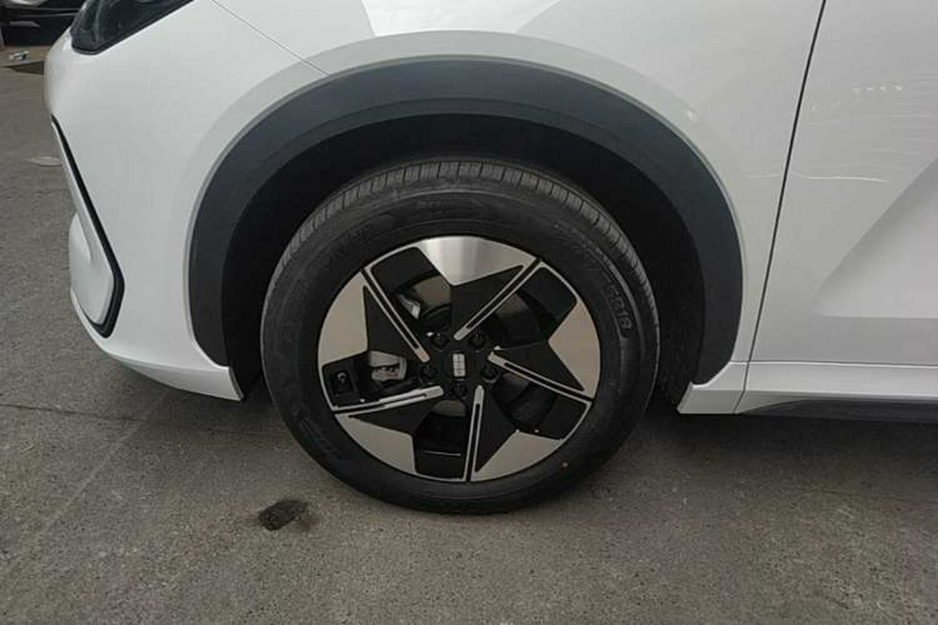Used Geely Galaxy E5 2024 440km Exploration Version Left Front Wheel Hub