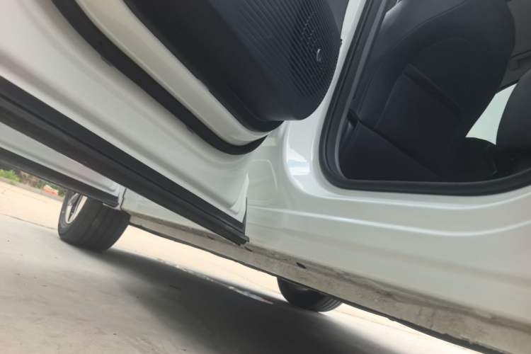 Used Geely Galaxy E5 2024 440km Launch Edition Left Side Sill