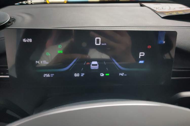 Used Geely Galaxy E5 2024 Model 530km Business Edition Odometer Close Up