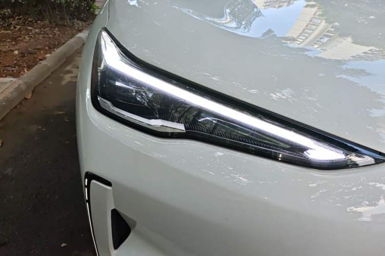 Used Geely Galaxy E5 2024 530 km Exploration+ Version Right Front Headlight