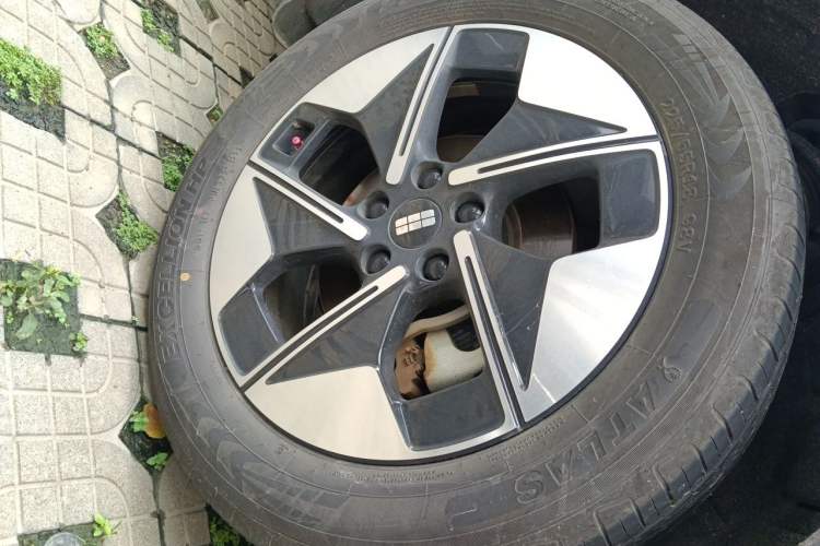 Used Geely Galaxy E5 2024 440km Launch Edition Right Front Wheel Hub