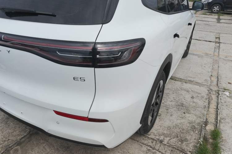 Used Geely Galaxy E5 2024 530km Long-Range Version Right Rear Taillight