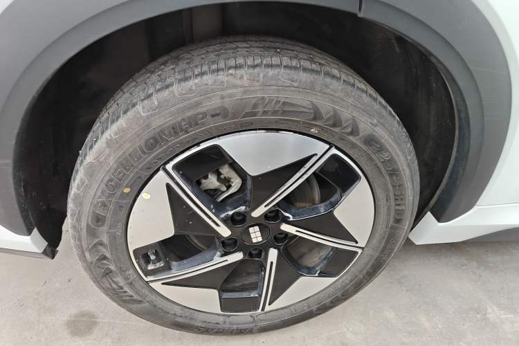 Used Geely Galaxy E5 2024 440km Launch Edition Right Rear Wheel Hub