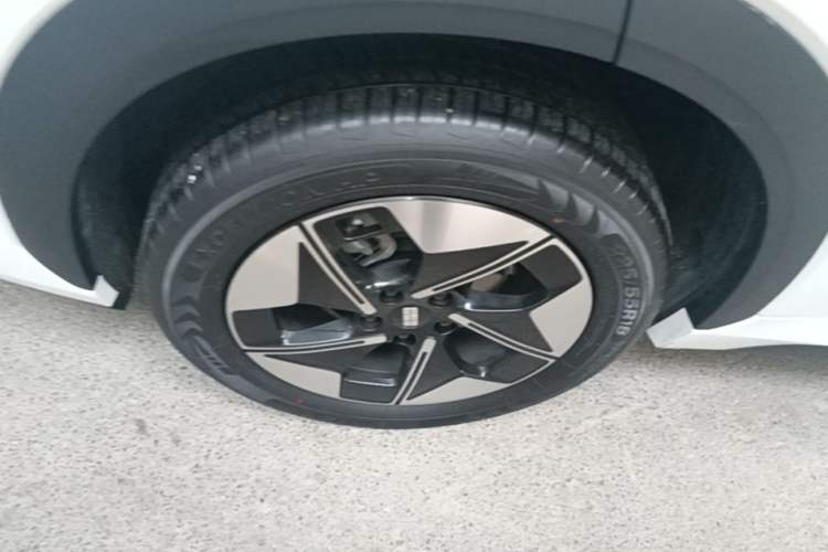 Used Geely Galaxy E5 2024 440km Exploration Version Right Rear Wheel Hub