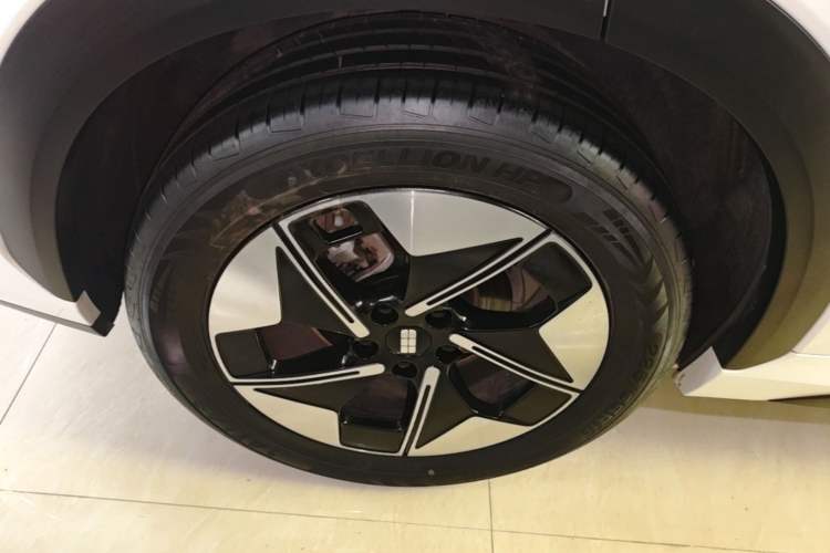 Used Geely Galaxy E5 2024 530 km Exploration+ Version Right Rear Wheel Hub