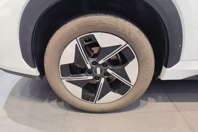 Used Geely Galaxy E5 2024 530 km Exploration+ Version Right Rear Wheel Hub