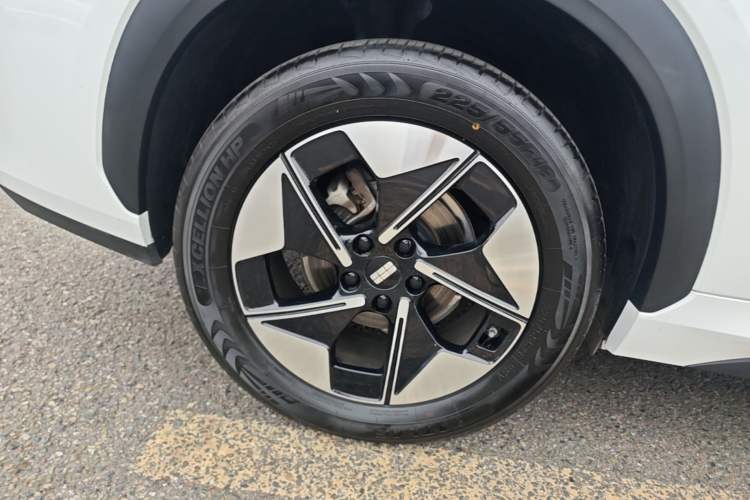 Used Geely Galaxy E5 2024 530 km Exploration+ Version Right Rear Wheel Hub