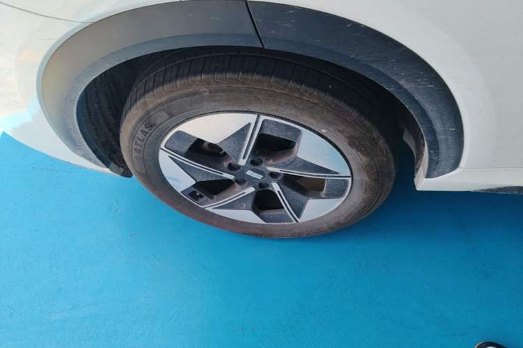 Used Geely Galaxy E5 2024 530 km Exploration+ Version Right Rear Wheel Hub