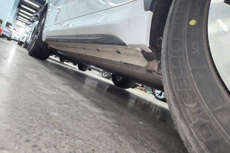 Used Geely Galaxy E5 2024 530 km Exploration+ Version Right Side Sill