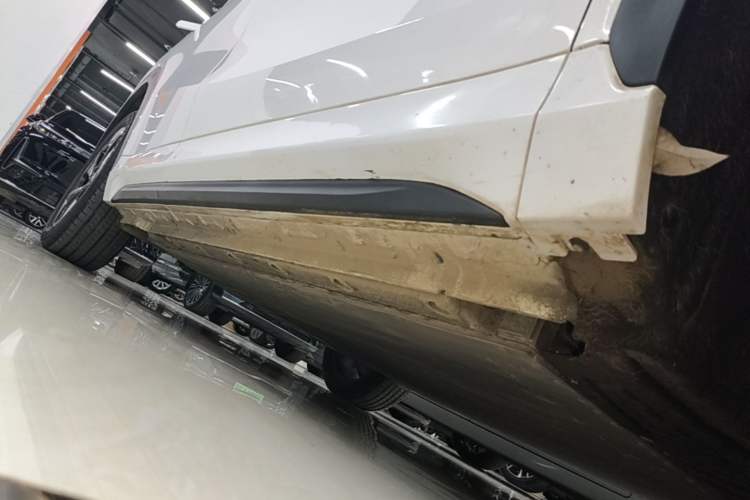 Used Geely Galaxy E5 2024 530 km Exploration+ Version Right Side Sill