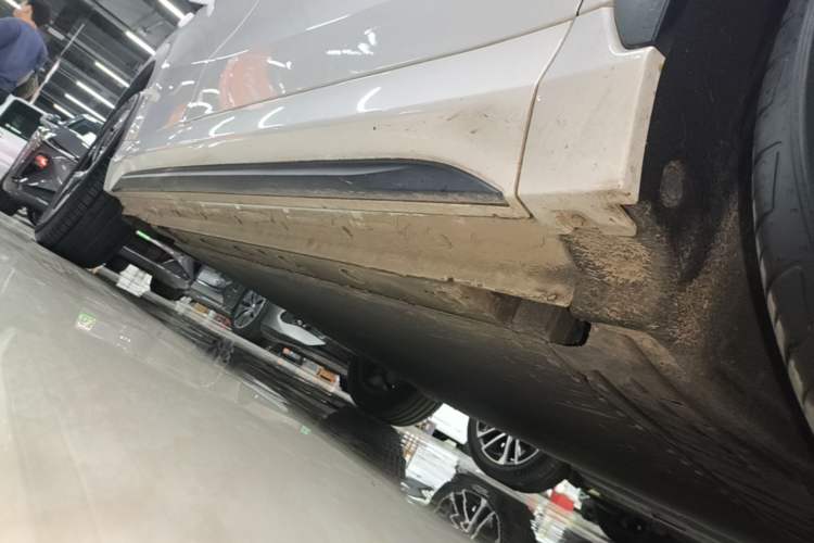 Used Geely Galaxy E5 2024 440km Exploration Version Right Side Sill