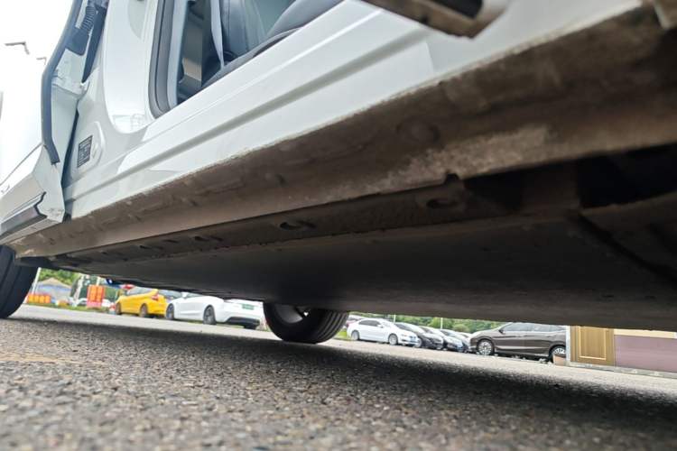 Used Geely Galaxy E5 2024 530 km Exploration+ Version Right Side Sill