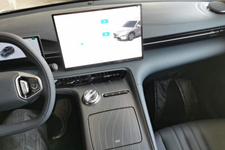 Used Geely Galaxy E5 2026 Model 530km Launch Edition Center Console